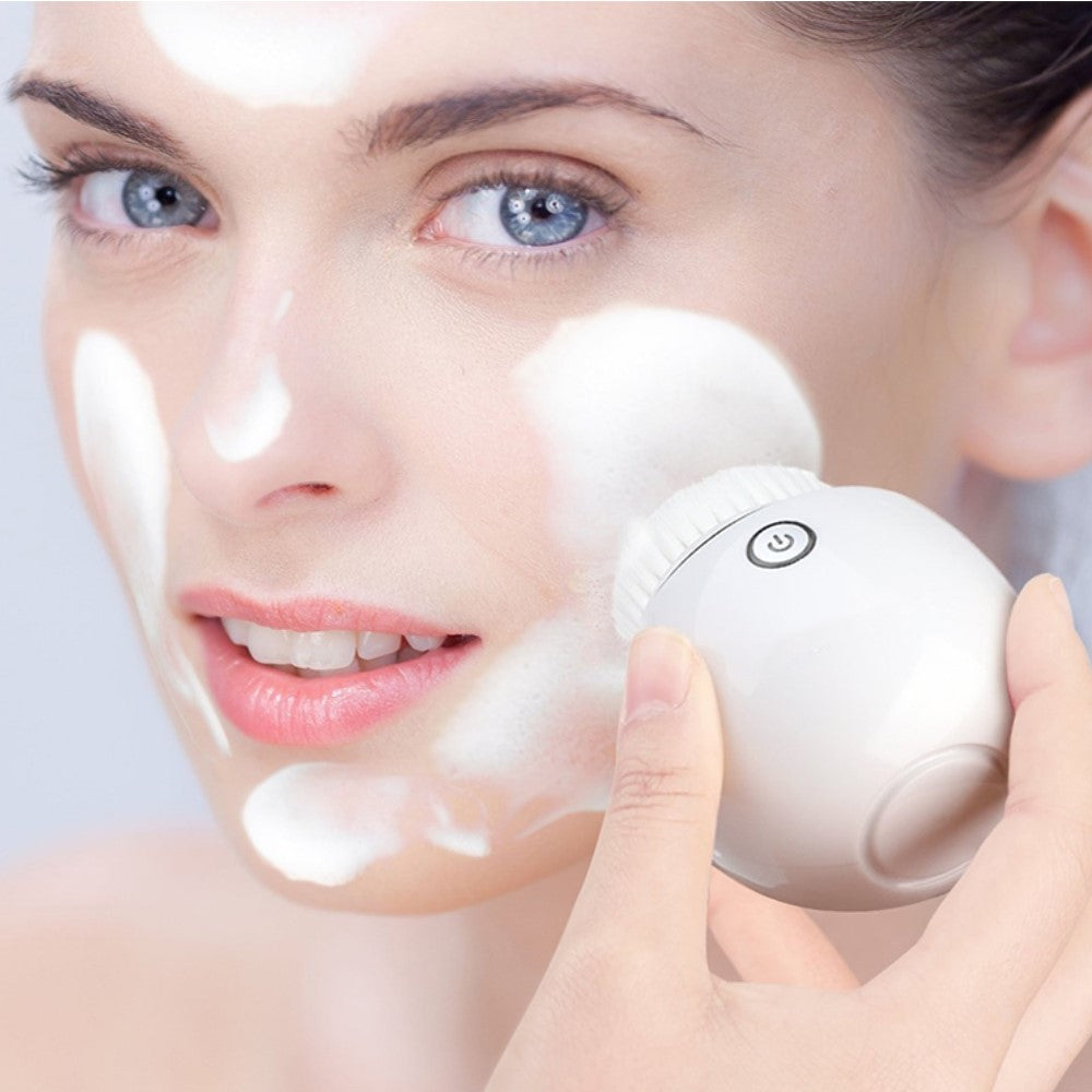 Wibrujące urządzenie do głębokiego oczyszczania twarzy